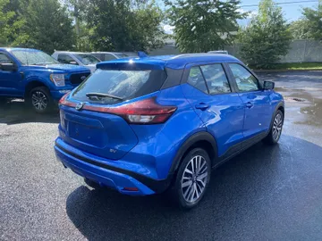 2021 Nissan Kicks - image 3