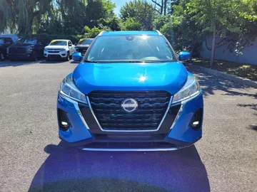 2022 Nissan Kicks - image 2
