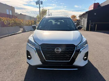 2024 Nissan Kicks - image 2