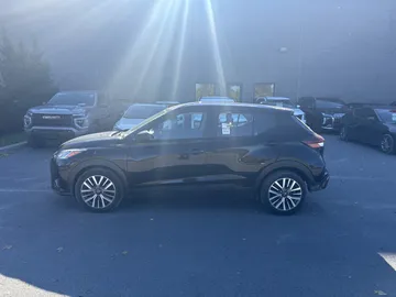 2024 Nissan Kicks - image 4