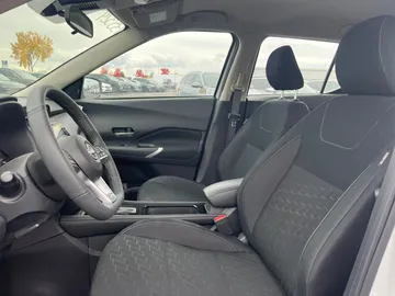 2024 Nissan Kicks - image 9