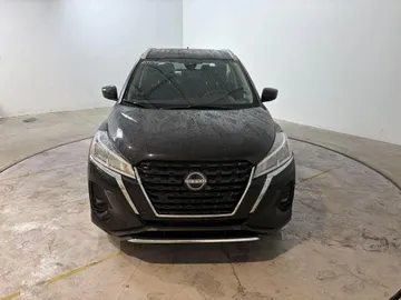 2025 Nissan Kicks Play - image 2