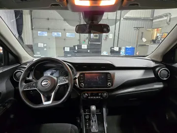 2025 Nissan Kicks Play - image 9