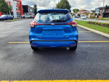 2023 Nissan Kicks - image 6