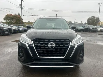 2024 Nissan Kicks - image 2