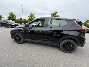 2023 Nissan Kicks - image 4
