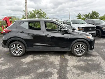 2024 Nissan Kicks - image 4