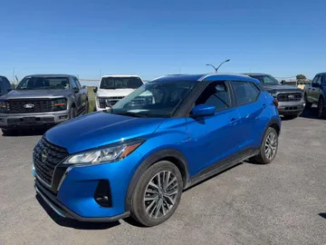 2025 Nissan Kicks Play - image 3