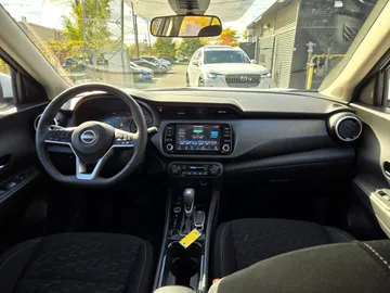 2025 Nissan Kicks Play - image 9