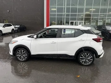 2025 Nissan Kicks Play - image 4