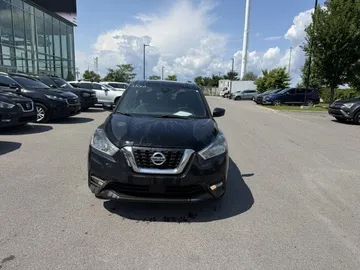 2020 Nissan Kicks - image 2