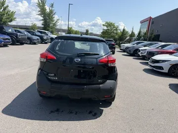 2020 Nissan Kicks - image 6