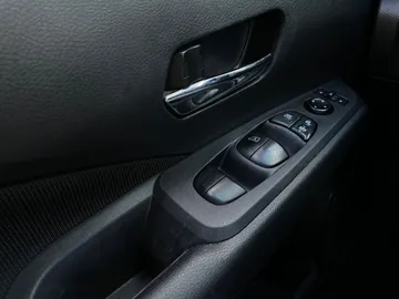 2024 Nissan Kicks - image 22