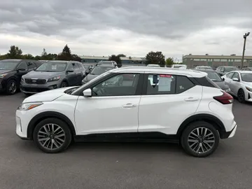 2025 Nissan Kicks Play - image 4