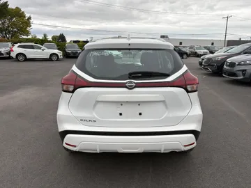 2025 Nissan Kicks Play - image 6
