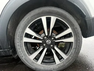 2020 Nissan Kicks - image 8