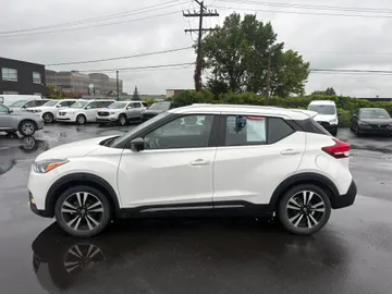 2020 Nissan Kicks - image 4