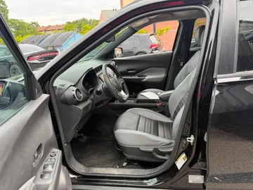 2021 Nissan Kicks - image 8