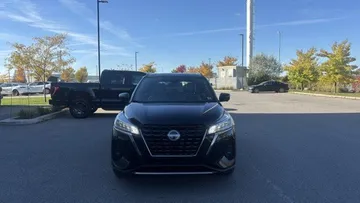2023 Nissan Kicks - image 2