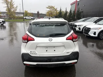 2020 Nissan Kicks - image 6