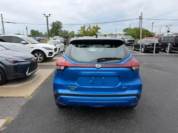 2021 Nissan Kicks - image 6