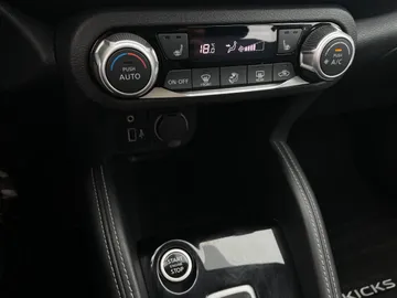 2020 Nissan Kicks - image 20
