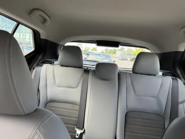 2021 Nissan Kicks SR, photo 6