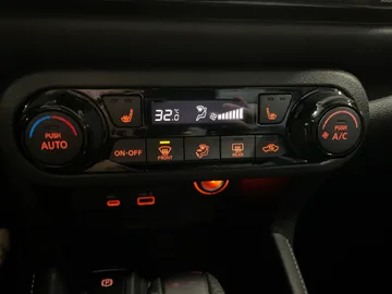2023 Nissan Kicks - image 19
