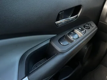 2021 Nissan Kicks - image 22