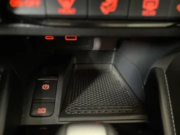 2022 Nissan Kicks - image 25