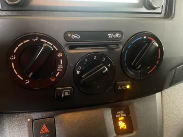 2019 Nissan NV200 Compact Cargo - image 18