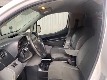 2019 Nissan NV200 Compact Cargo - image 3