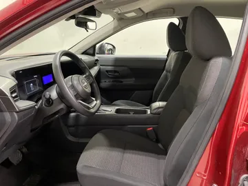2025 Nissan Kicks - image 3