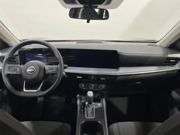 2025 Nissan Kicks - image 4
