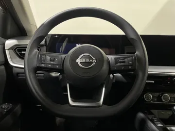 2025 Nissan Kicks - image 21