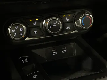 2025 Nissan Kicks - image 19