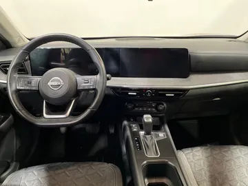 2025 Nissan Kicks - image 4