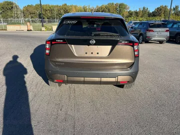 2025 Nissan Kicks - image 6
