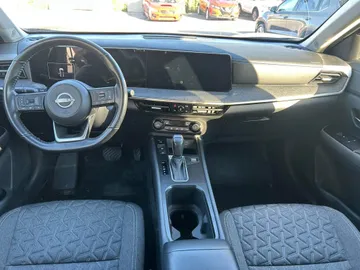 2025 Nissan Kicks - image 9