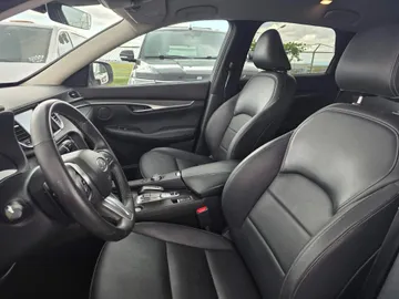 2023 INFINITI QX50 - image 8