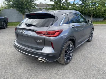 2022 INFINITI QX50 - image 3
