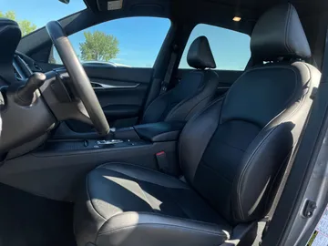 2022 INFINITI QX50 - image 3