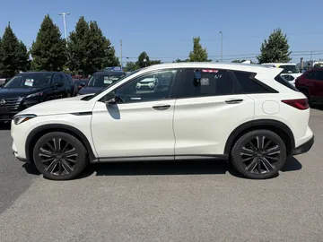 2021 INFINITI QX50 - image 4