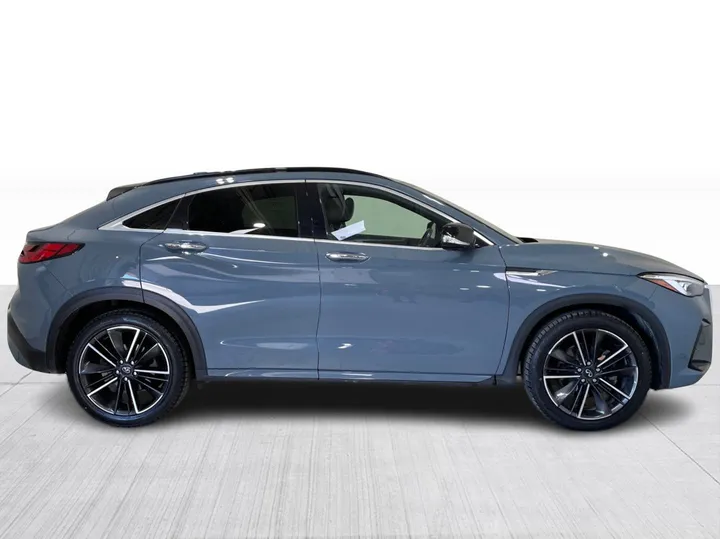2022 INFINITI QX55 - image principale