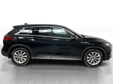 2020 INFINITI QX50 - image 2