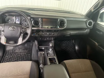 2023 Toyota Tacoma - image 4