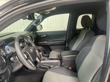 2023 Toyota Tacoma - image 3