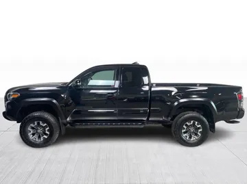 2023 Toyota Tacoma - image 9