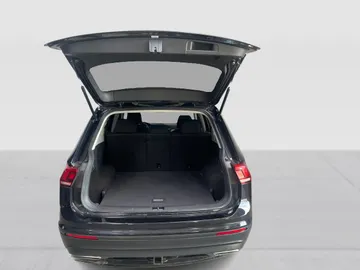 2019 Volkswagen Tiguan - image 12