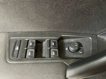 2019 Volkswagen Tiguan - image 20